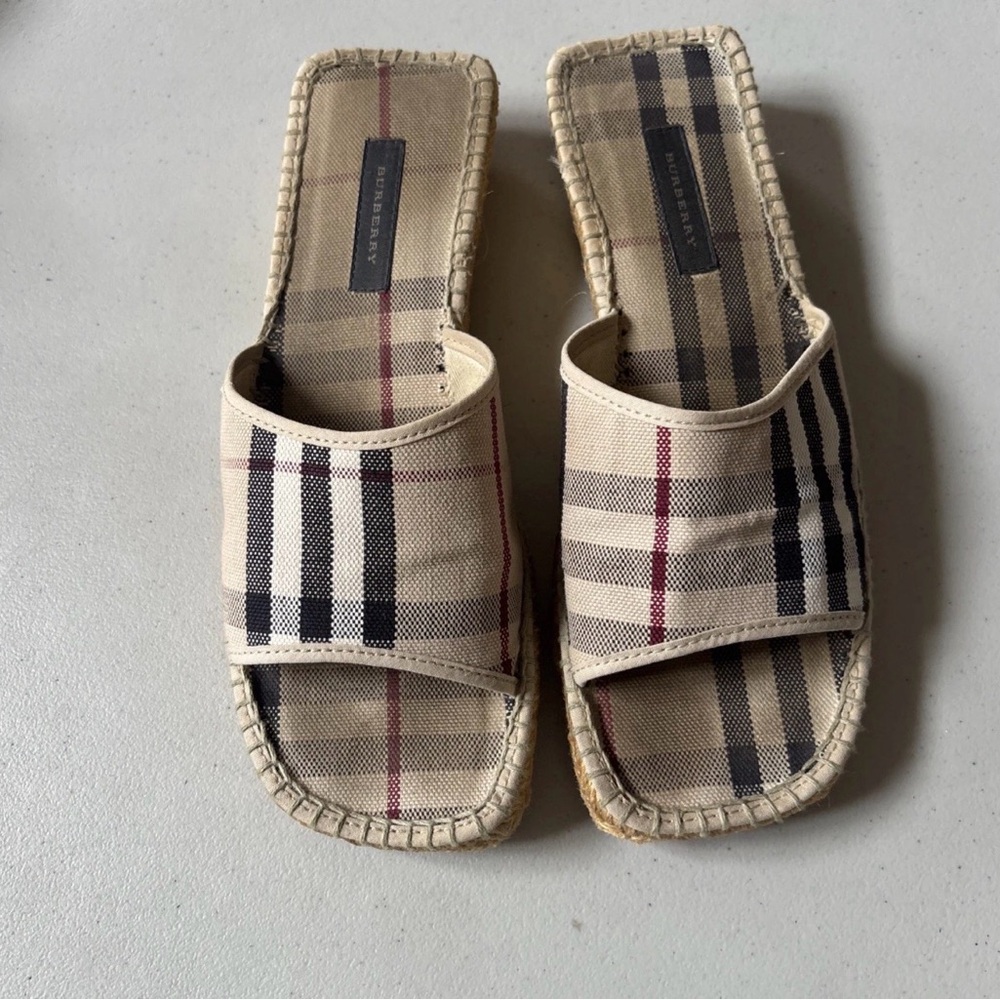 Vintage Y2K Burberry Women’s Nova Check Espadrille Sandals 38